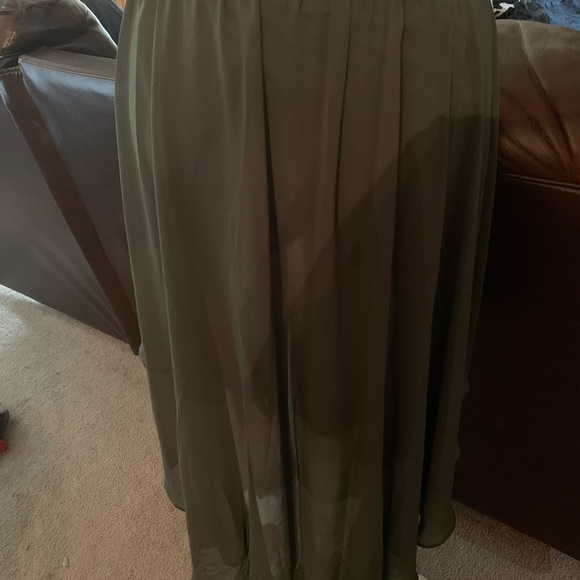 Forever 21 skirt with built in shorts - Picture 2 of 4